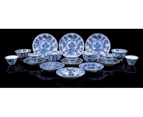 Porcelain cups and saucers with different blue and white decor, China Kangxi/Yongzheng period ca. 1720-1730 (various damage, 