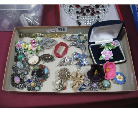 Ceramic and Other Costume Brooches:- One Tray