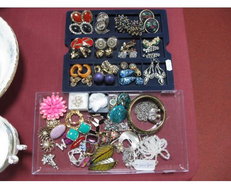 Assorted Costume Jewellery Earrings, bangle, brooches, pendants on chains, etc.