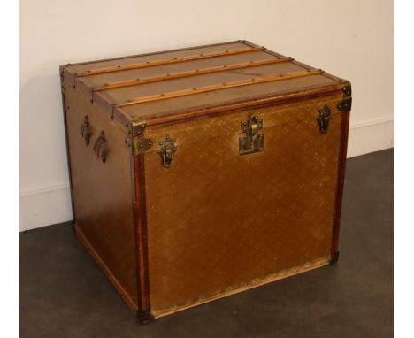 A fine quality early 20th cent French AUX- ETATS-UNIS Paris steamer trunk in the style of LV