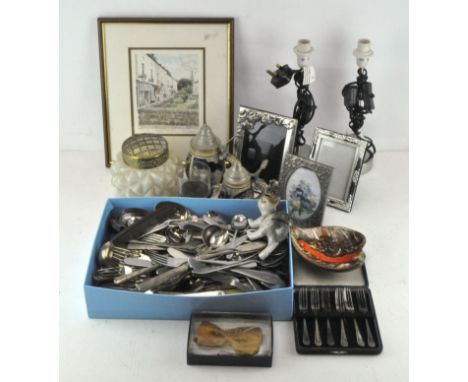 A box of collectables, including two German steins, a Deco pearlised lamp shade and pierced brass cover, three white metal pi