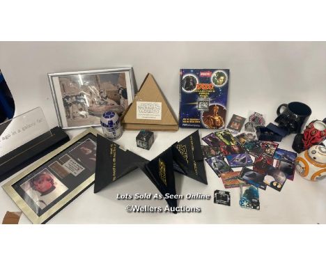Assorted Star Wars collectables including Star Wars saga six collectors embroidered emblems limited edition 6070 / 8000, comp