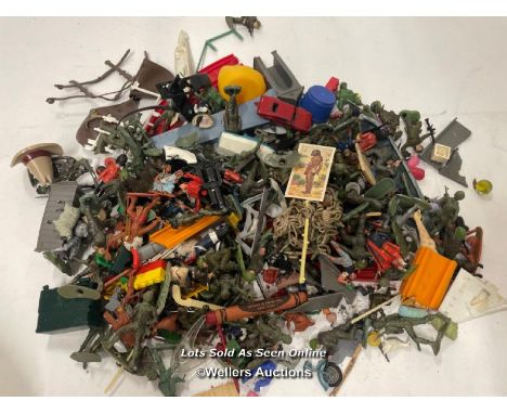 Mainly vintage plastic soldiers 