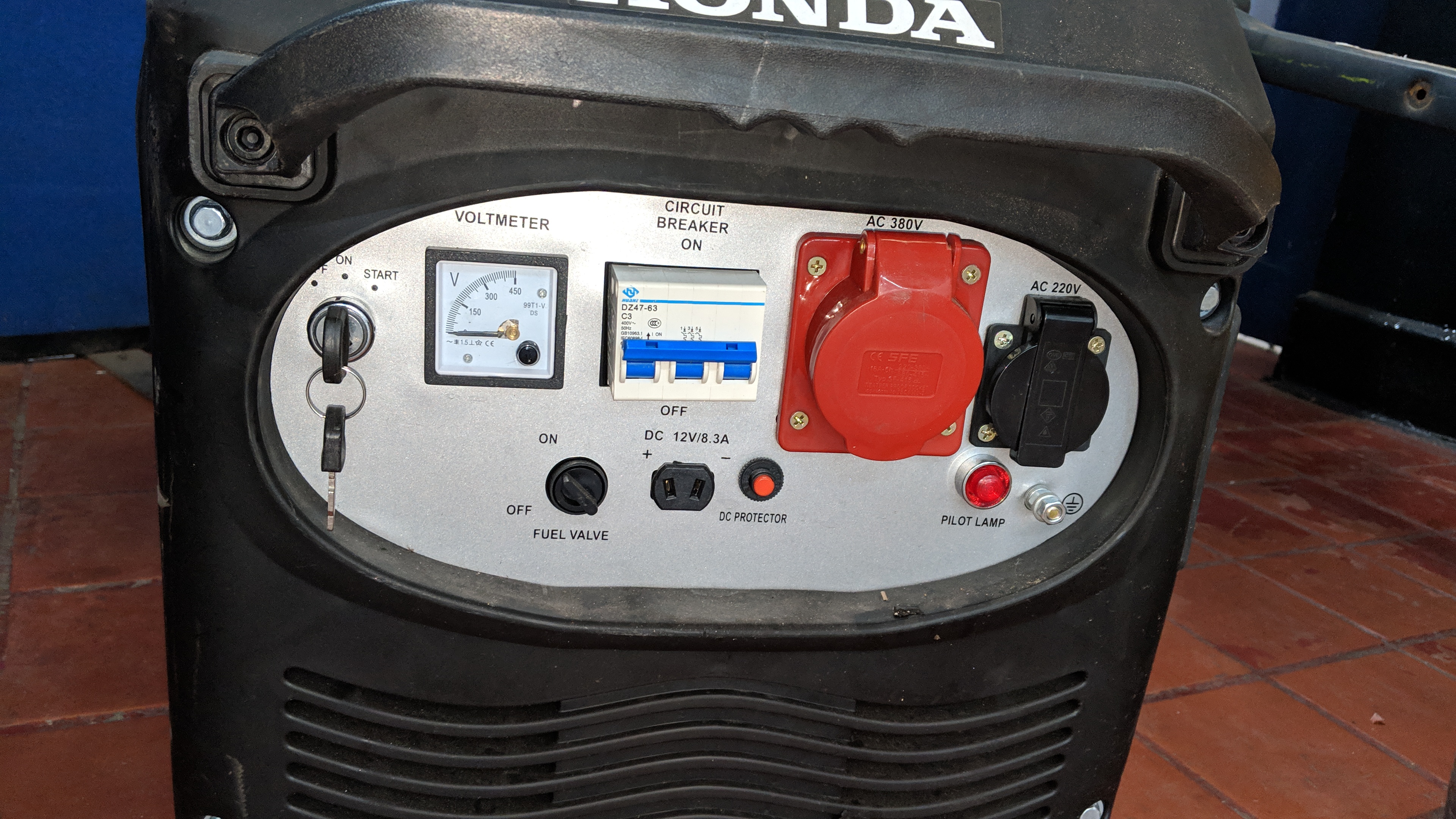 Honda inverter EU30IS compact generator including keys, compact