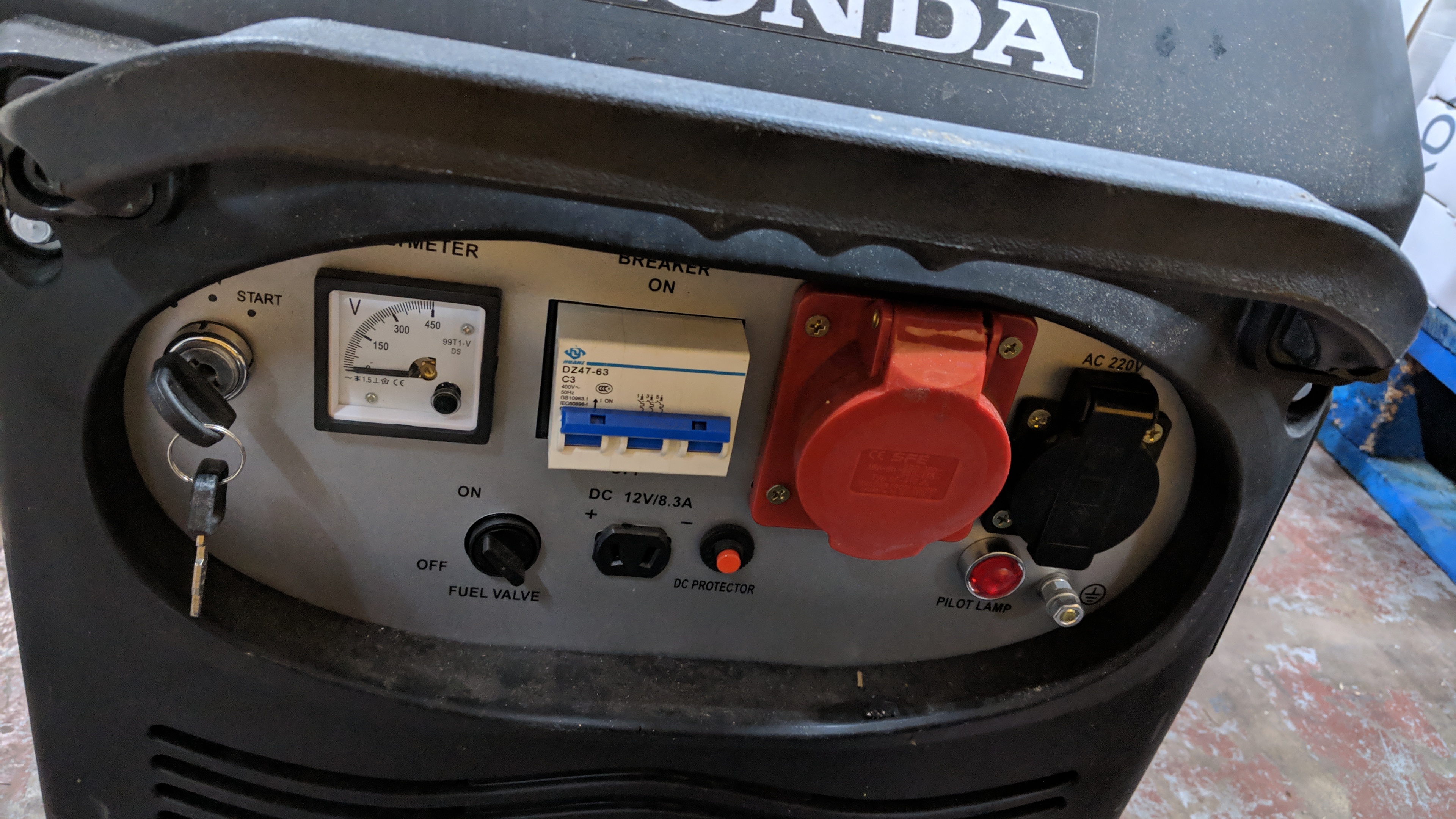Honda inverter EU30IS compact generator including keys, compact