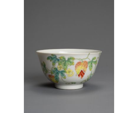 A FINE CHINESE FAMILLE ROSE PORCELAIN BALSAM PEAR BOWL, DAOGUANG MARK AND PERIOD (1820-1850). Finely decorated in enamels wit