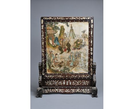 A LARGE CHINESE MARBLE SET MOTHER OF PEAR INLAID HARDWOOD TABLE SCREEN, LATE QING DYNASTY. The marble painted depicting the E