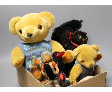 A collection of Steiff toys -  a small black cat, a large black cat, a small pig, a hedgehog, a Macki hedgehog, two crows, a 