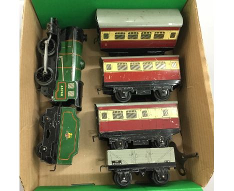 A Triang O gauge engine and coaches [NO RESERVE]