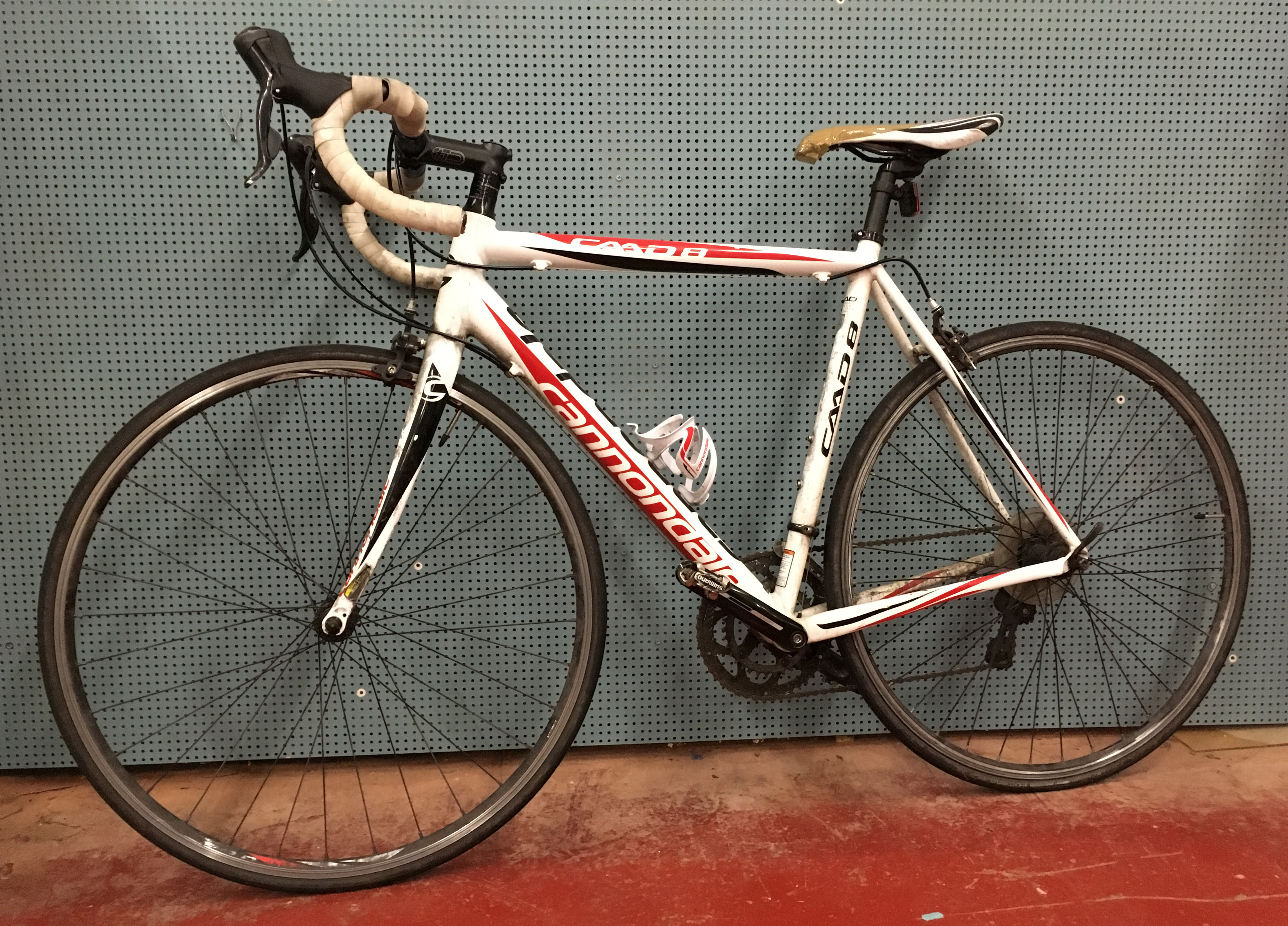 POLICE> Cannondale CAAD 8 road bicycle [NO RESERVE] [VAT ON HAMMER PRICE]
