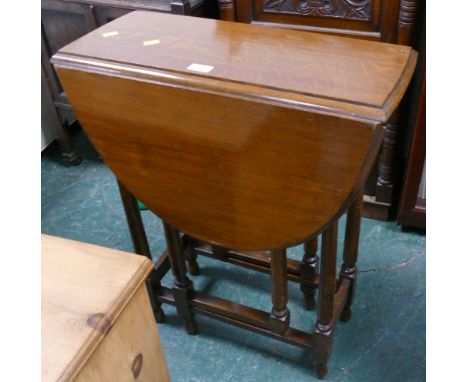 Twin drop flap gate leg table