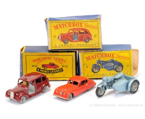 Matchbox Regular Wheels (1) 4c Triumph T110 Motorcycle &amp; Sidecar - metallic silver-blue body &amp; type A base, 36-tread 