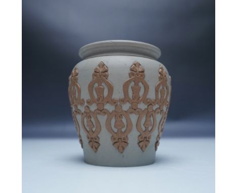 This exquisite Doulton Silicon Lambeth stoneware vase showcases a sophisticated relief-molded pattern in a contrasting brown 