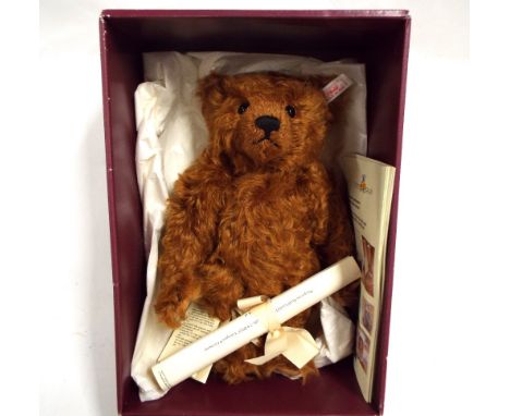 Steiff bear Jeremy in original box with labels, certificate and button to ear