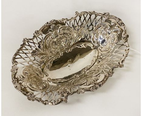 PIERCED BON BON DISH - WILLIAM HUTTON 1895 H/M SILVER - 5 IMP OZS APPROX