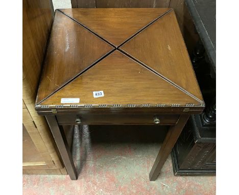 ENVELOPE CARD TABLE