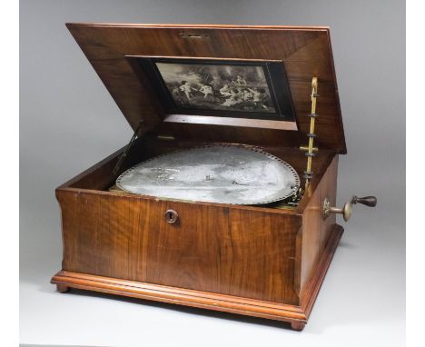 A late 19th Century walnut cased "Symphonium", No.62280, to take 15.625ins metal disks, with 6.5ins single piece steel comb, 