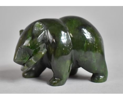 A Modern Inuit Carved Jade Study of a Bear with Salmon, 8.5cm 