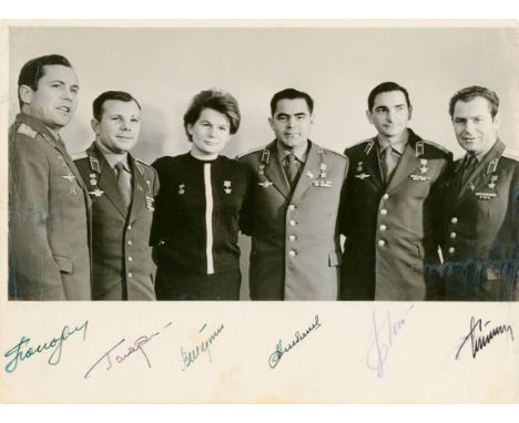 GAGARIN & RUSSIAN COSMONAUTS: An excellent vintage multiple signed 11.5 x 9.5 photograph by the first six cosmonauts in space