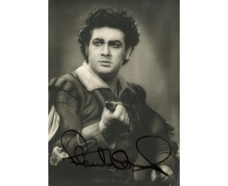 OPERA: A good selection of vintage signed postcard photographs by various opera singers, including Placido Domingo, Nicolai G