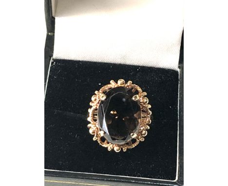 10ct gold cocktail ring by trubrite weight 4.9g, box not included 