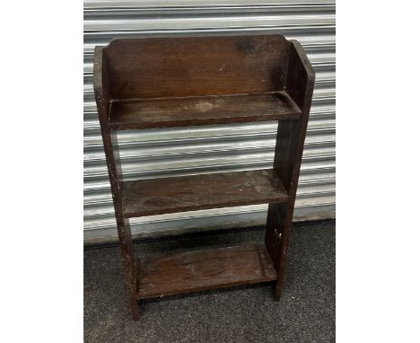 Oak 3 shelf bookcase freestanding, measures approximately 39 inches tall 23 inches wide 7 inches depth 
