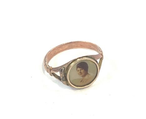 Antique 9ct gold locket ring, total weight 2.5 grams ring size m/n 