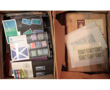 A mixed stamp collection principally un-mounted mint GB and Commonwealth (large quantity)