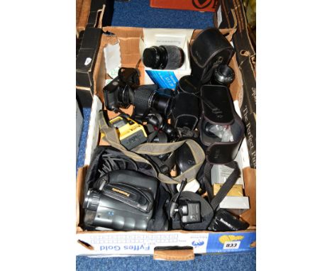 A BOX OF CAMERAS AND ACCESSORIES, to include Pentax P30 with SMC Pentax-M zoom lens 1:4 75-150mm, boxed Tokina SD lens 70-120