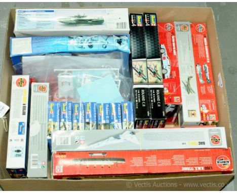 Revell &amp; Airfix, a mainly boxed group of mixed scale mainly military kits to include Airfix 07004 1:72 scale BAC TSR-2 Je