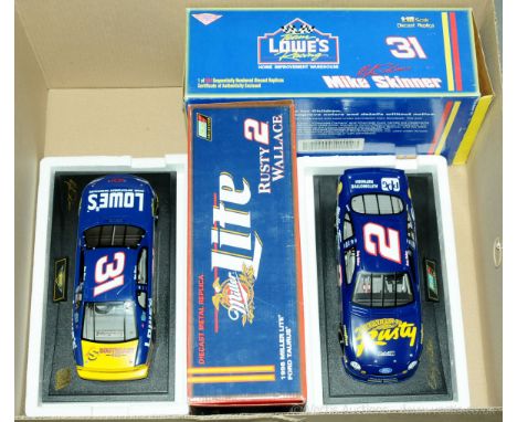 Revell (Collection Club) a boxed pair of 1:18 scale Nascar models comprising of V189816177 1998 "Lowe's Home Improvement Ware