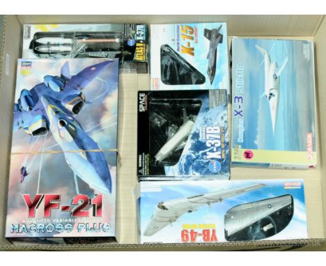 Dragon &amp; Hasegawa a boxed group of mixed scale modern issue plastic kits comprising of Aircraft, space related and simila