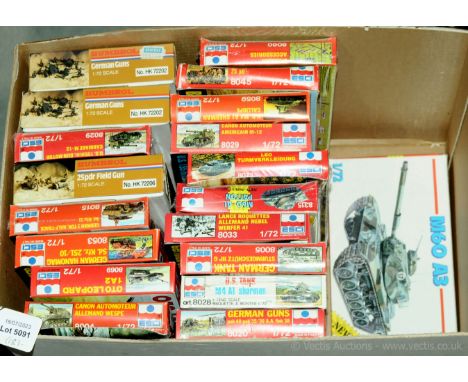 ESCI &amp; Humbrol, a boxed group of 1:72 scale plastic military kits to include ESCI 8028 M4 A1 Sherman US Tank, Humbrol HK7