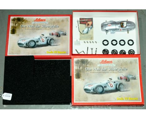 Schuco Studio VII Bausatz Racer - set contains a kit of parts to build a tinplate clockwork Stirling Moss Mercedes Benz W196 