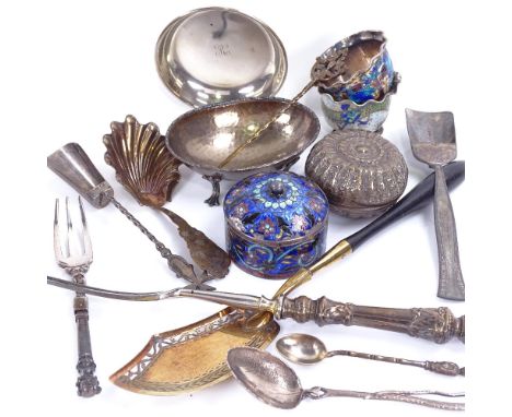 Various Continental and foreign silver, including a pair of enamel salts, a small Chinese box, a drink's coaster, a French sl