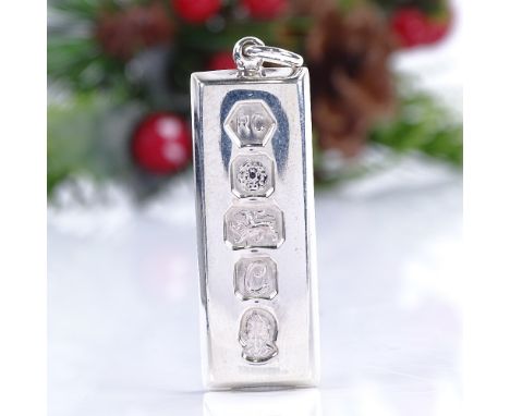 An Elizabeth II silver jubilee ingot pendant, by Carr's of Sheffield, hallmarks Sheffield 1977, height excluding bale 44.7mm,