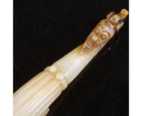 A Chinese nephrite jade dragon design belt hook, length 12.5cm 