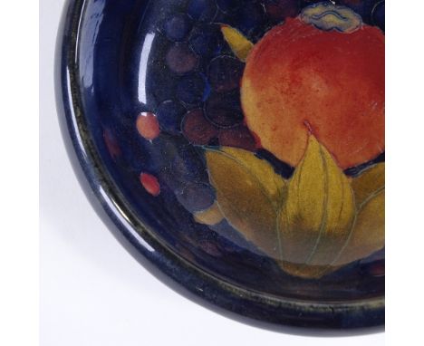 MOORCROFT POTTERY - pomegranate pattern bowl, diameter 18cmNo damage or restoration, light glaze rubbing 
