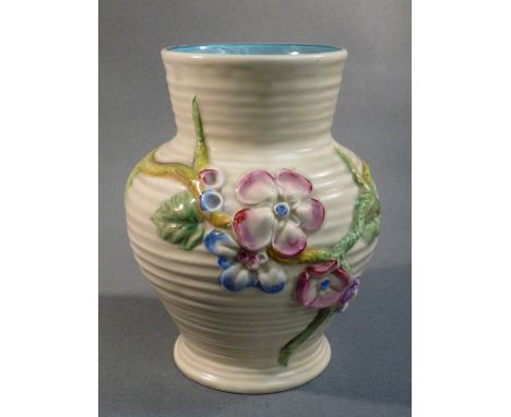 CLARICE CLIFF MY GARDEN BALUSTER VASE 912, STAMPED NEWPORT POTTERY CO. ENGLAND (H: 18 cm)