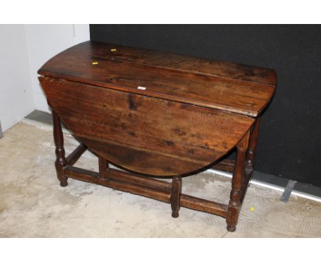 Late 18th century drop leaf gate leg table 114 cm wide