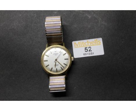 Rotary wristwatch with expandable bracelet
