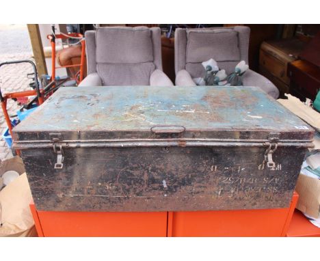 Metal travelling trunk 