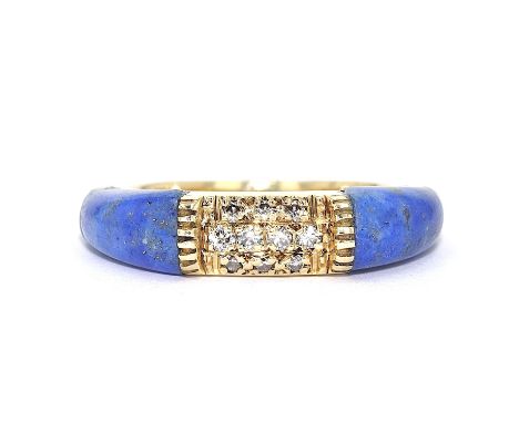  Moderner Ring mit Lapis lazuli und Brillanten  Material: 585 Gelbgold Diamanten: 9 Brillanten, ges. ca. 0,12 ct, VS - SI, K 