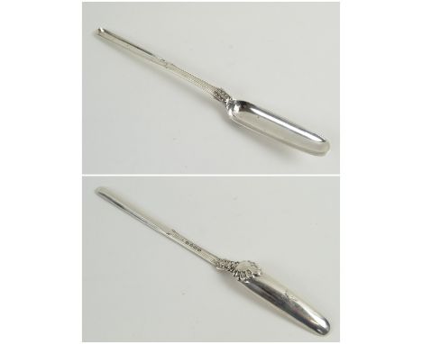 SILVER MARROW SCOOP, George III the larger scoop end with foliate detail and engraved crest, London 1792, maker William Eley,