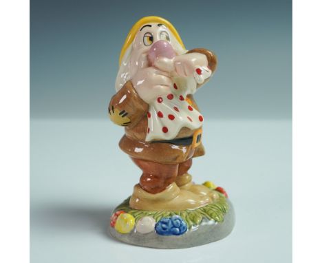 This Royal Doulton figurine is part of the Disney Showcase Collection, created in collaboration with Walt Disney. It features