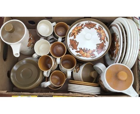 A Royal Worcester Paussy Kismet part dinner set, comprising of a serving dish, coffee jug, milk jug, salt, six cups and seven