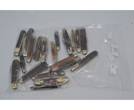 Twenty various vintage horn-handled folding pocket knives. (20)