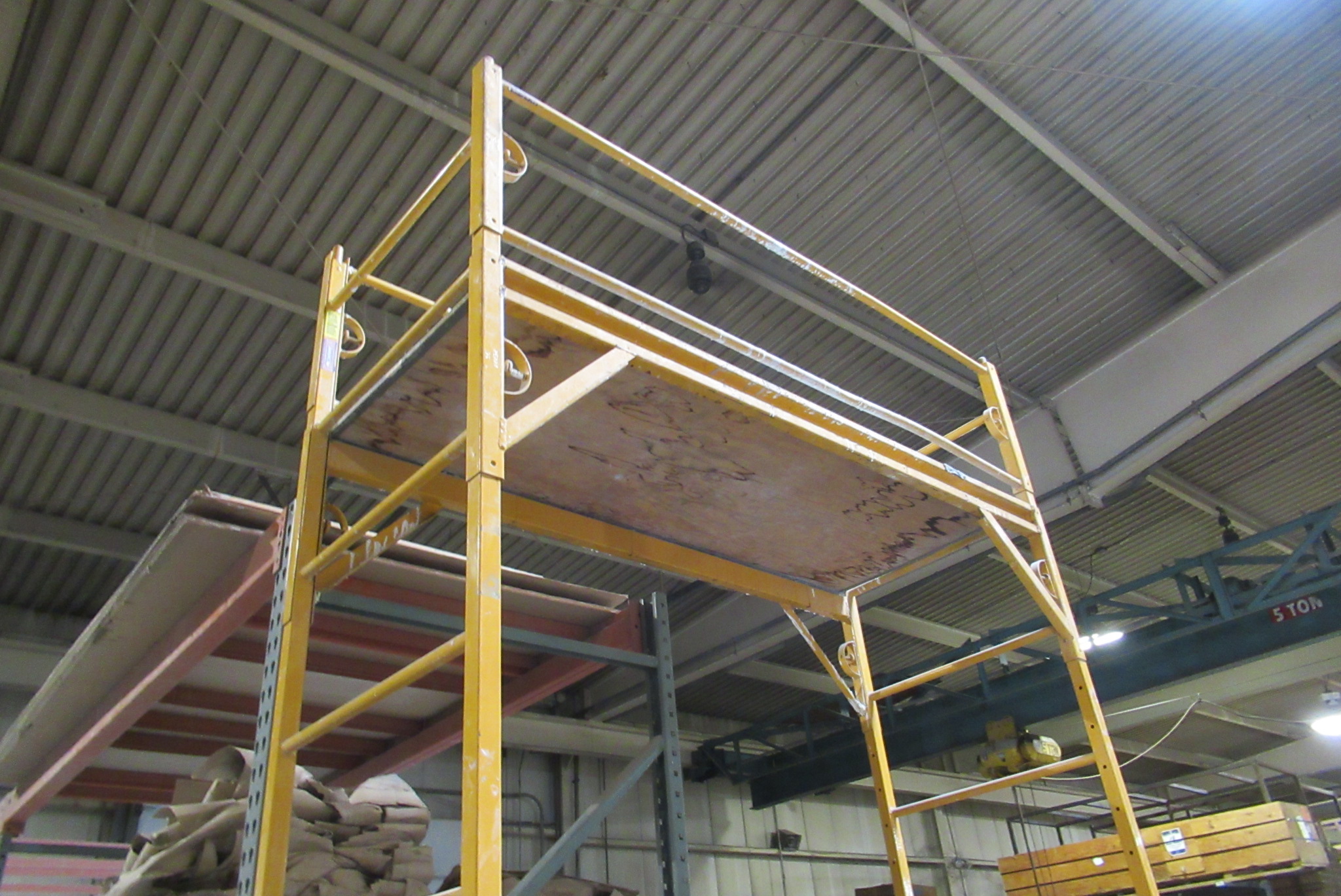 Bakers Scaffolding (2 Planks, 4 Uprights & 4 Cross Beams) (2 Sections
