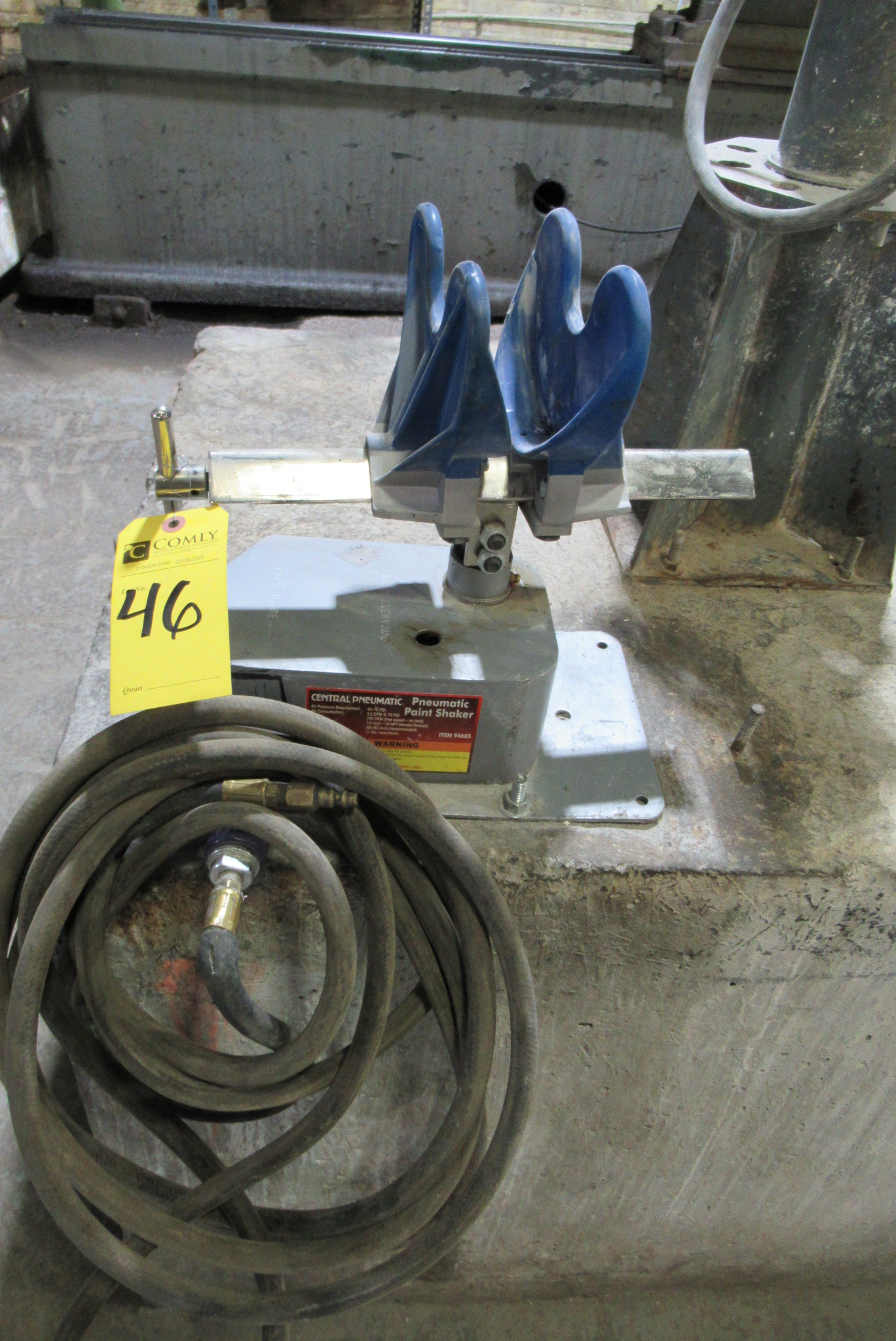 Central Pneumatic Paint Shaker, Item 94605