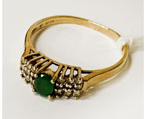 9CT GOLD EMERALD &amp; DIAMOND RING - SIZE L